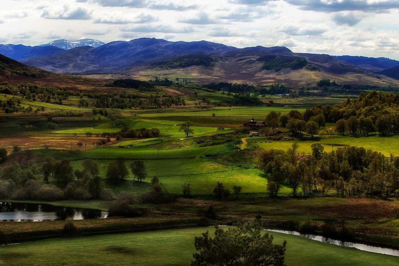 Glentruim Homestay B&B And Glamping Pods Newtonmore Esterno foto